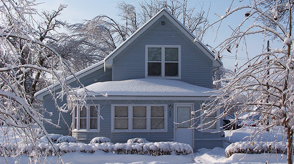 The EIA says propane expenditures will have little change this winter heating season. Photo: iStock.com/studioimagen