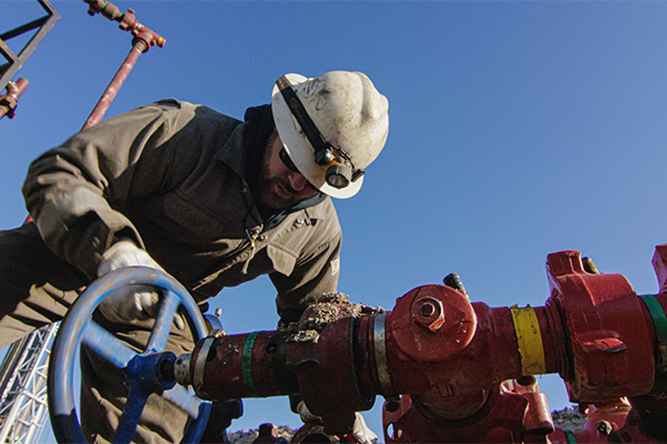 Oil and gas worker photo: Hoptocopter/E+/Getty Images