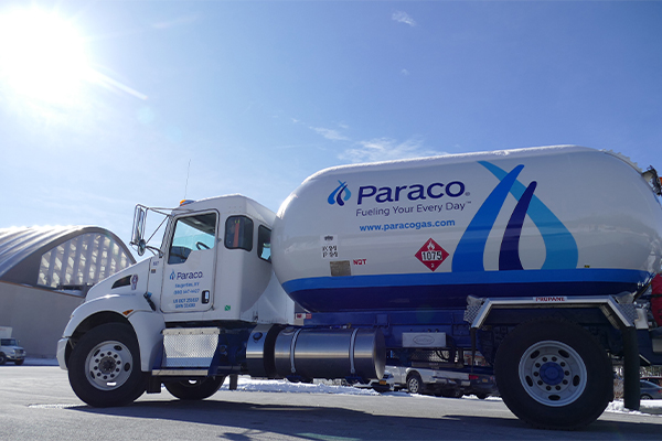 Paraco Gas bobtail photo by Roger Rosenbaum/Brand-News-Team Inc.