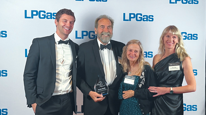 Inductee Walter Smith is surrounded by his family. (Photo by LP Gas staff)