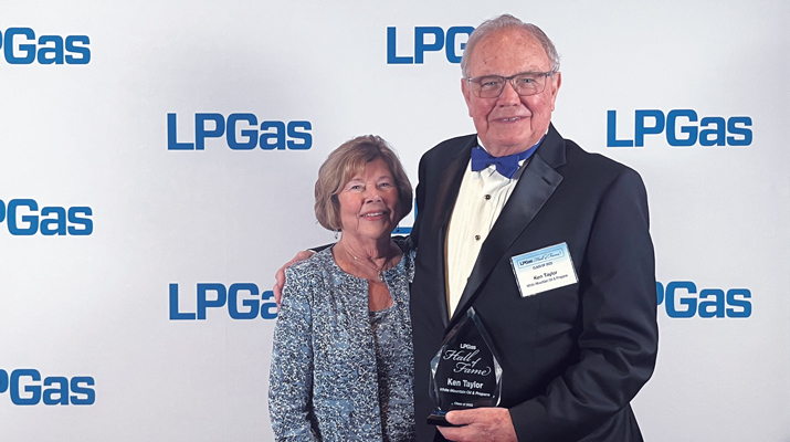Inductee Ken Taylor with his wife, Judy. (Photo by LP Gas staff)