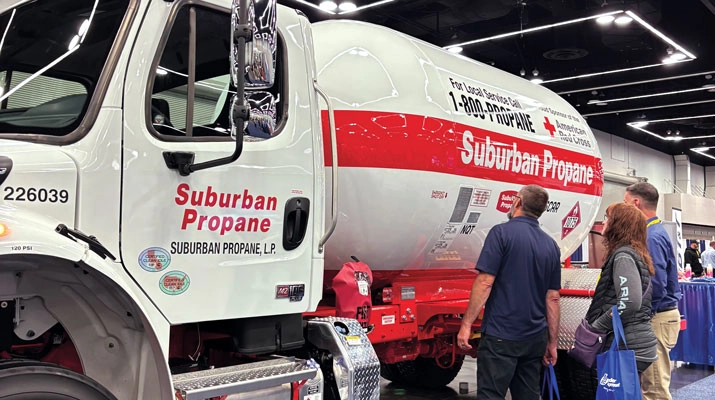 Western Propane Trade Show attendees eye this bobtail. (Photo by LP Gas Staff)